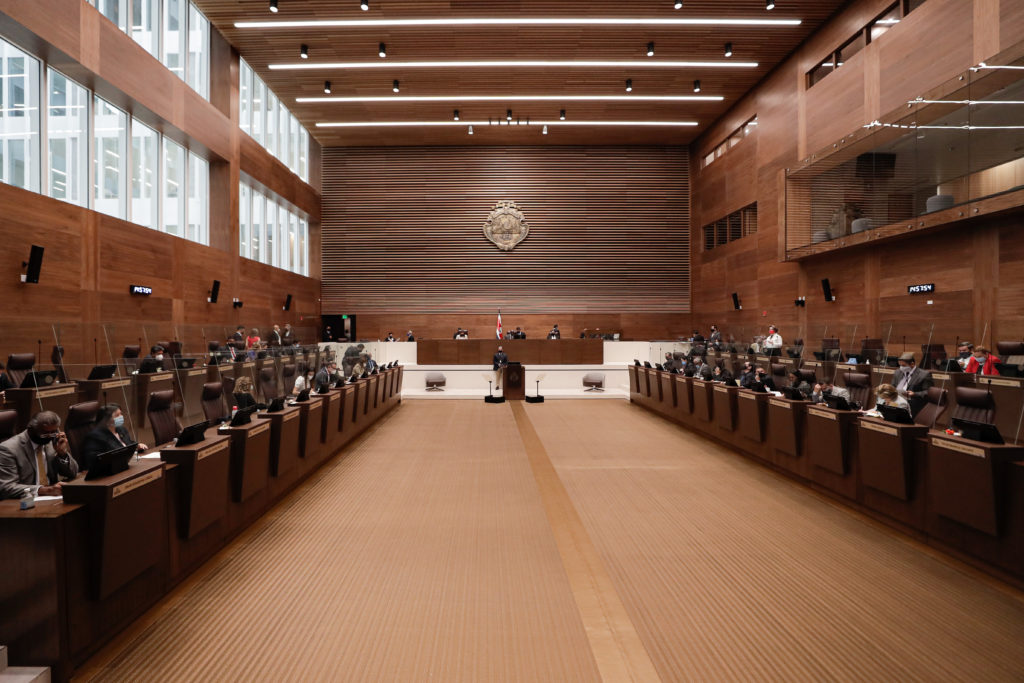 Cerca de 14 exdiputados buscarán volver al Congreso en el 2026