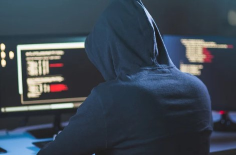 Oficina del Consumidor Financiero alerta que menores también son blanco de fraudes digitales