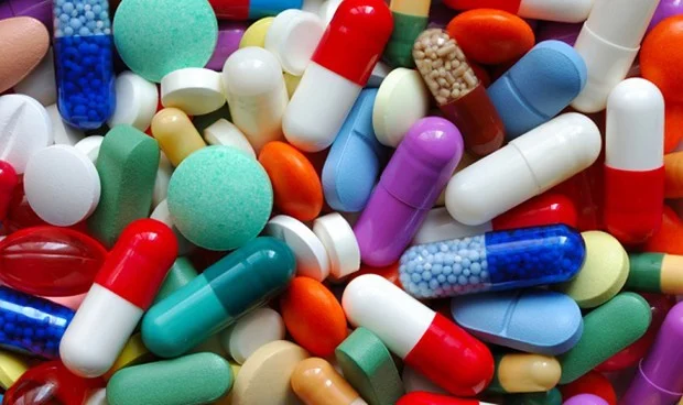 Aprueban en primer debate plan que busca reducir costo de medicamentos
