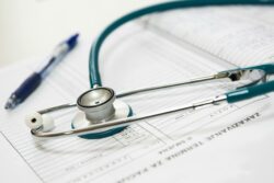 Joven costarricense requiere apoyo para trasplante de médula en EE. UU.