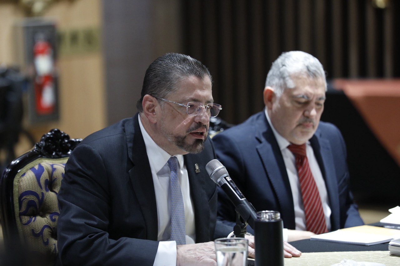 ¿Qué implicaciones tendría que los diputados levanten o mantengan la inmunidad del Presidente Rodrigo Chaves?