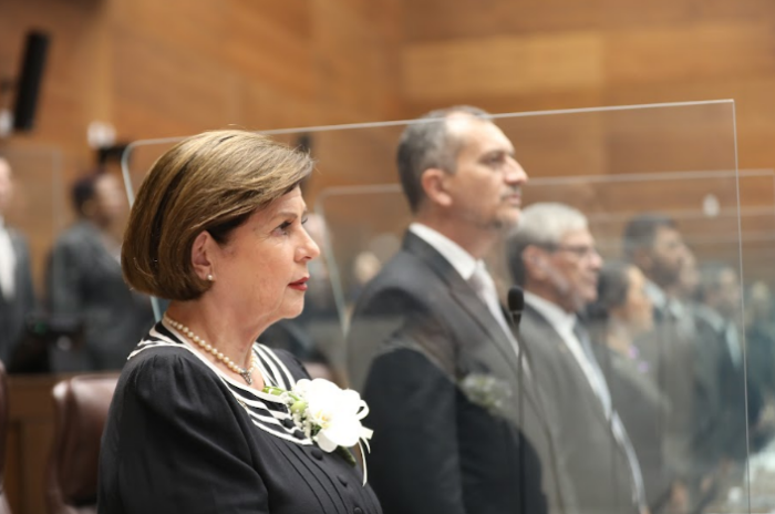 Pilar Cisneros y Frente Amplio protagonizaron enfrentamiento en Plenario por acusación de ‘narco gobierno’