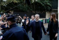 El ex presidente francés Nicolas Sarkozy ingresó a la cárcel para cumplir una condena de cinco años