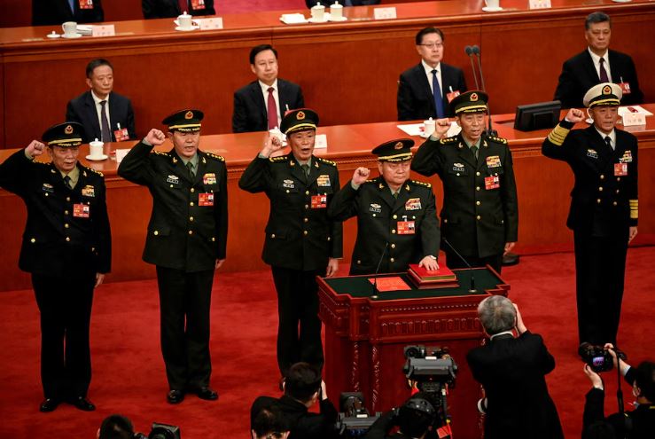 Quiénes son los generales y funcionarios expulsados del Partido Comunista Chino en la histórica purga de Xi Jinping