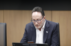 OIJ confirmó causa de accidente en el que resultó herido el diputado Eliécer Feinzaig y falleció su asesora