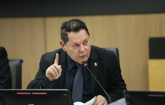 Diputado oficialista reconoció y lamentó incidente ocurrido en parqueo josefino
