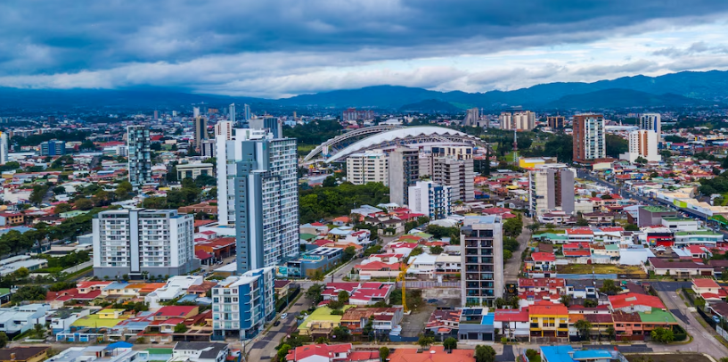 Municipalidad de San José previene a 250 comercios al mes por incumplir reglamento de residuos