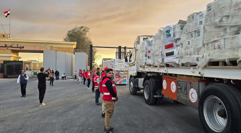 Empezó a entrar la ayuda humanitaria a Gaza desde Egipto, según el acuerdo de alto al fuego