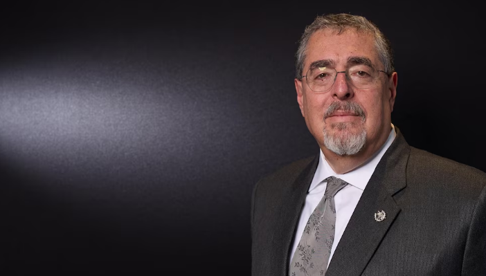 El presidente de Guatemala denuncia un intento de «golpe de Estado» instigado desde la Fiscalía