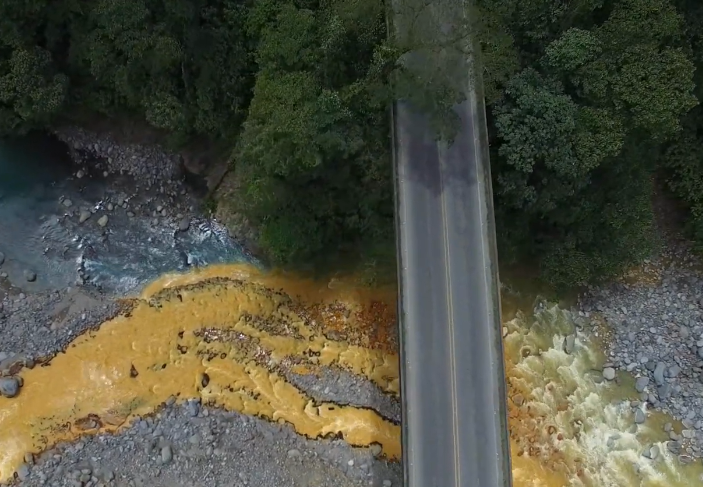 MOPT mantendrá paso regulado en el puente sobre el río Sucio hasta el viernes