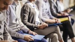 Tasa de desempleo se ubicó en 6%: Disminuyó ocupación y participación laboral