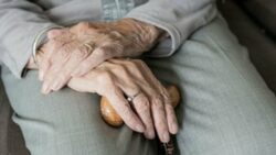 Diputados endurecen sanciones por abandono de personas adultas mayores