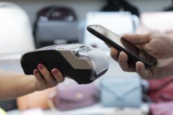 ¿Tarjetas físicas o billeteras digitales? Especialistas del TEC explican método más seguro para realizar pagos