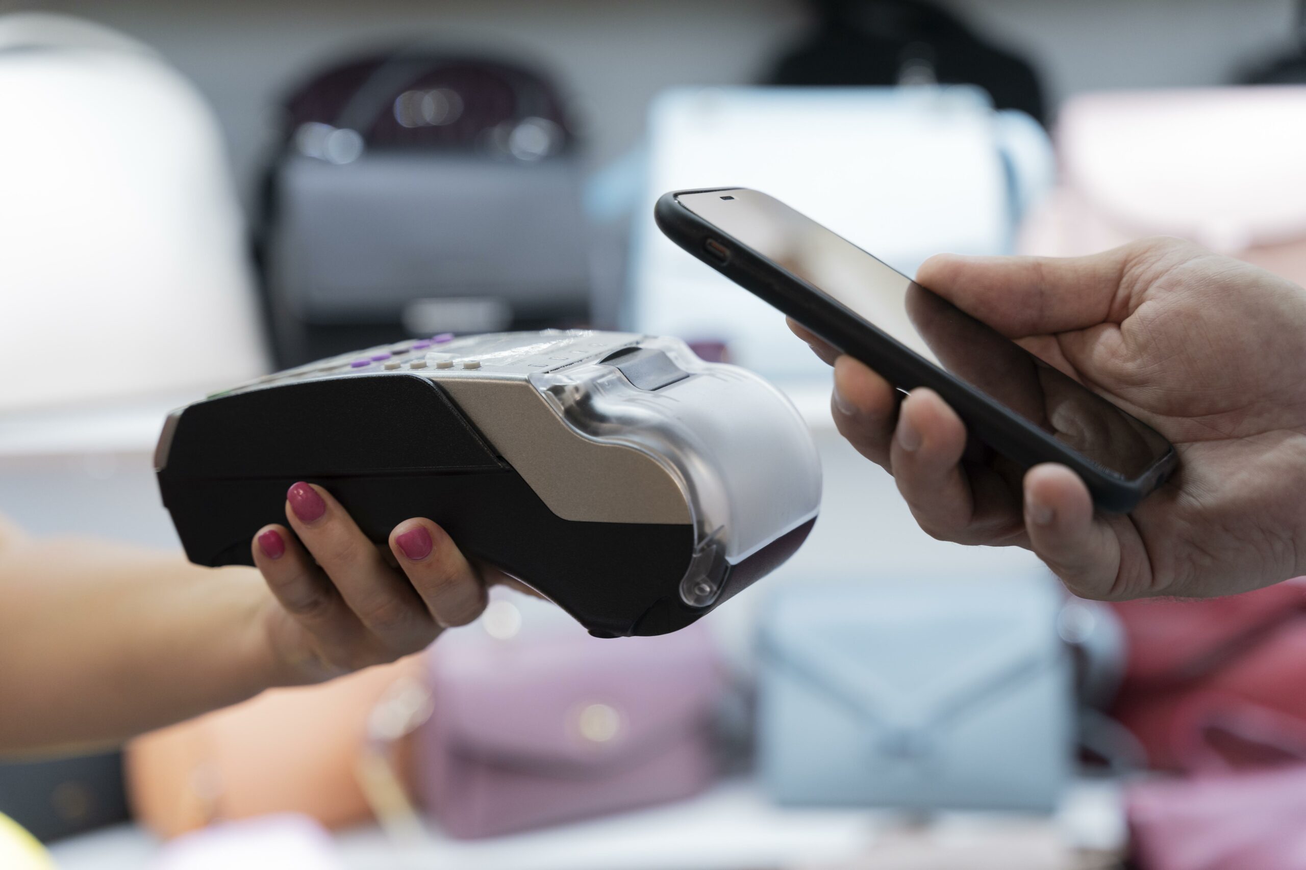 ¿Tarjetas físicas o billeteras digitales? Especialistas del TEC explican método más seguro para realizar pagos