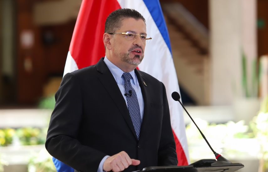 Presidente dice que el problema de la seguridad no viene del gobierno y afirma que mayoría no debe ‘temer’