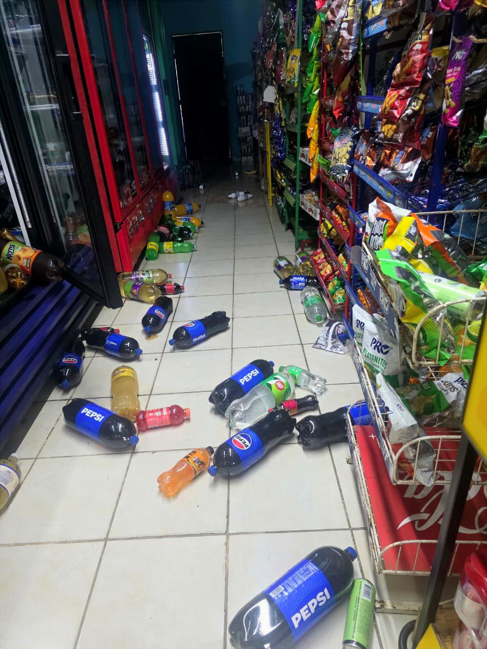 Comerciantes de Quepos reportaron afectaciones tras fuerte sismo de este martes