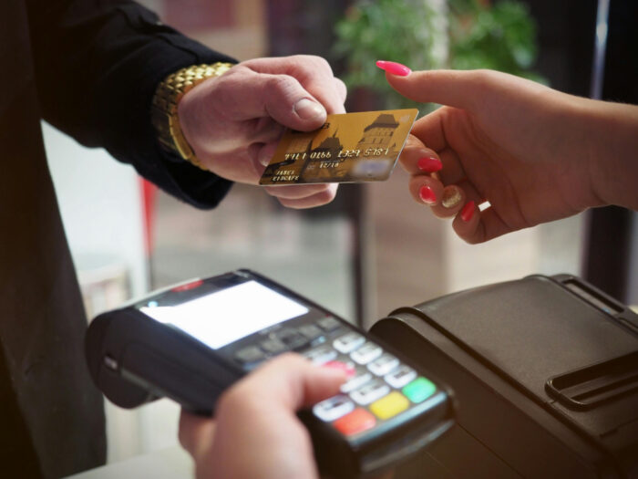 MEIC registra aumento de casi 300 mil tarjetas de crédito en circulación en el último semestre