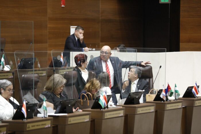 Rechazan moción impulsada por el PUSC para tramitar bajo vía ultra rápida jornadas laborales 4/3