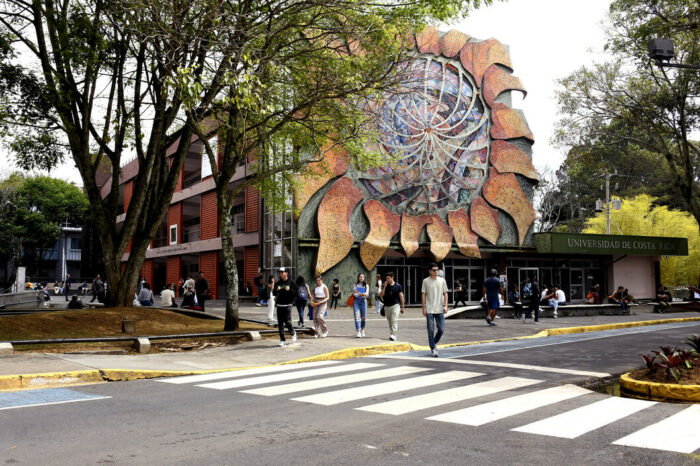 Aspirantes a entrar a la UCR en 2026 cuadriplican los cupos disponibles