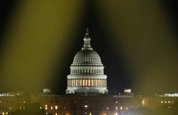 El Senado de Estados Unidos aprobó un acuerdo bipartidista que busca reabrir parcialmente el gobierno federal