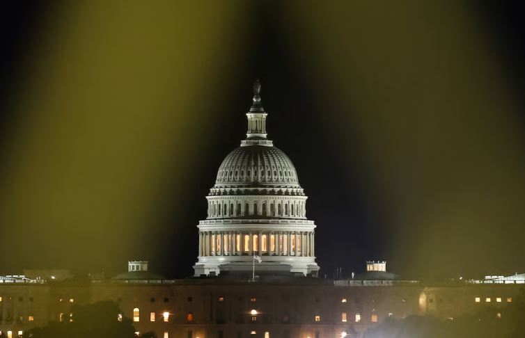 El Senado de Estados Unidos aprobó un acuerdo bipartidista que busca reabrir parcialmente el gobierno federal