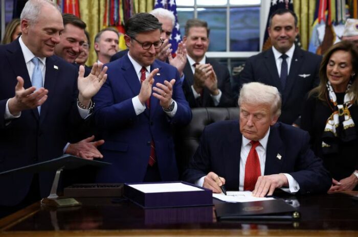 Los principales puntos de la ley firmada por Trump que puso fin al cierre de Gobierno más largo en la historia de Estados Unidos