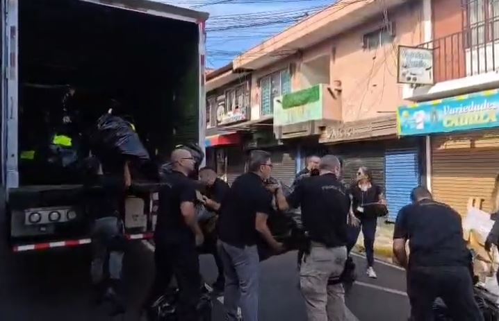 OIJ decomisó más de 23 mil productos en operativo contra falsificación: Mayoría son zapatos