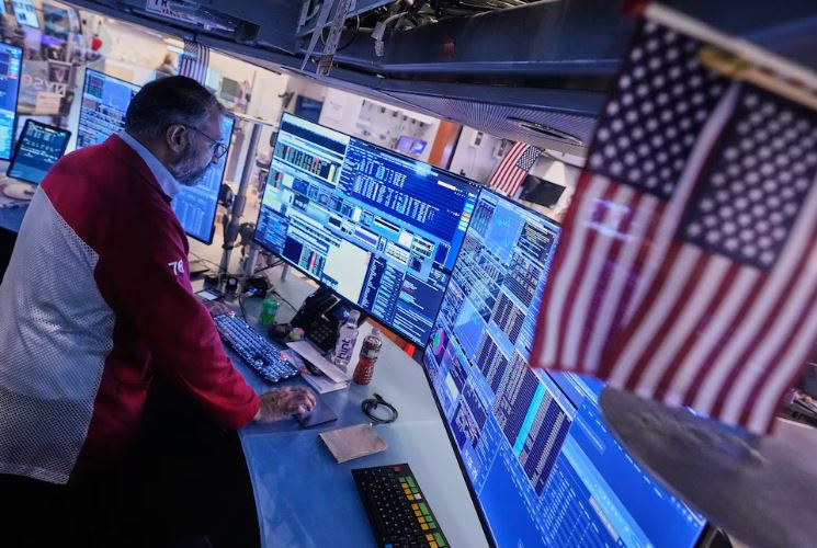 Wall Street y las bolsas europeas caen ante las crecientes dudas sobre la bajada de tipos de la Reserva Federal de Estados Unidos