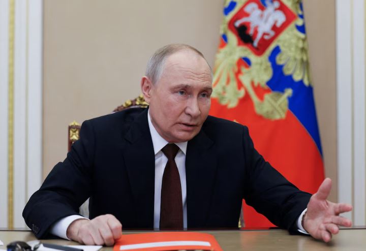 Vladimir Putin amenazó a Ucrania con conquistar más territorio si no acepta el plan de paz de Donald Trump