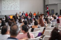 Seis candidaturas presidenciales firmaron compromiso de cero tolerancia a la violencia machista