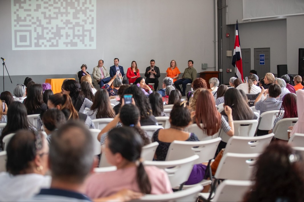 Seis candidaturas presidenciales firmaron compromiso de cero tolerancia a la violencia machista