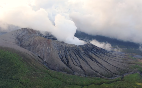 Volcán Rincón de la Vieja registró erupción y pluma de vapor alcanzó 3000 metros de altura