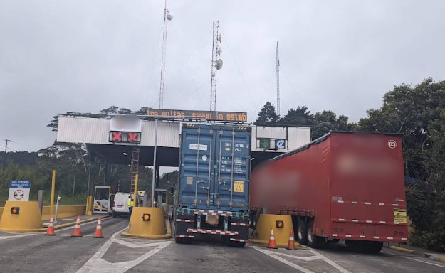 Transportistas contabilizan aumento de ¢2100 millones en costos por cierre prolongado de Ruta 32