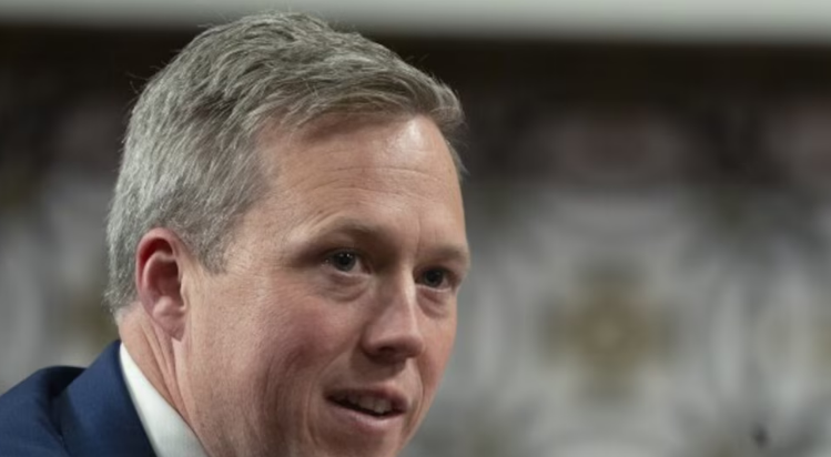 El secretario del Ejército de Estados Unidos visitará Ucrania para avanzar en el plan de paz propuesto por Donald Trump