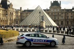 Francia detuvo a cuatro acusados de espiar para Rusia: montaban campañas contra el envío de armas a Ucrania