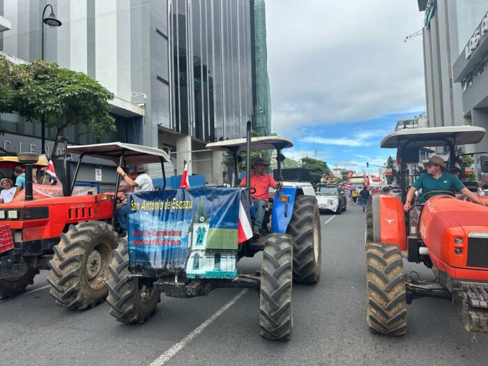 Agricultores se manifestaron en San José en contra políticas agropecuarias