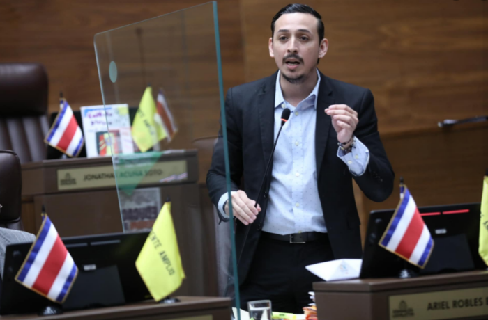 Ariel Robles plantea crear ‘supermercados’ del CNP como parte de sus propuestas para elecciones nacionales