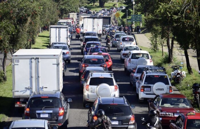 Tránsito refuerza presencia en Ruta 1 ante presas kilométricas