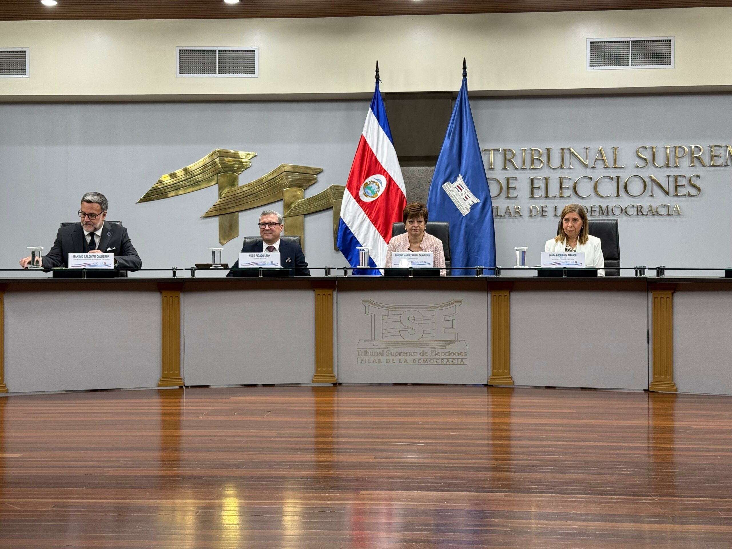 Candidaturas presidenciales firman ‘pacto ético’ para fortalecer valores democráticos