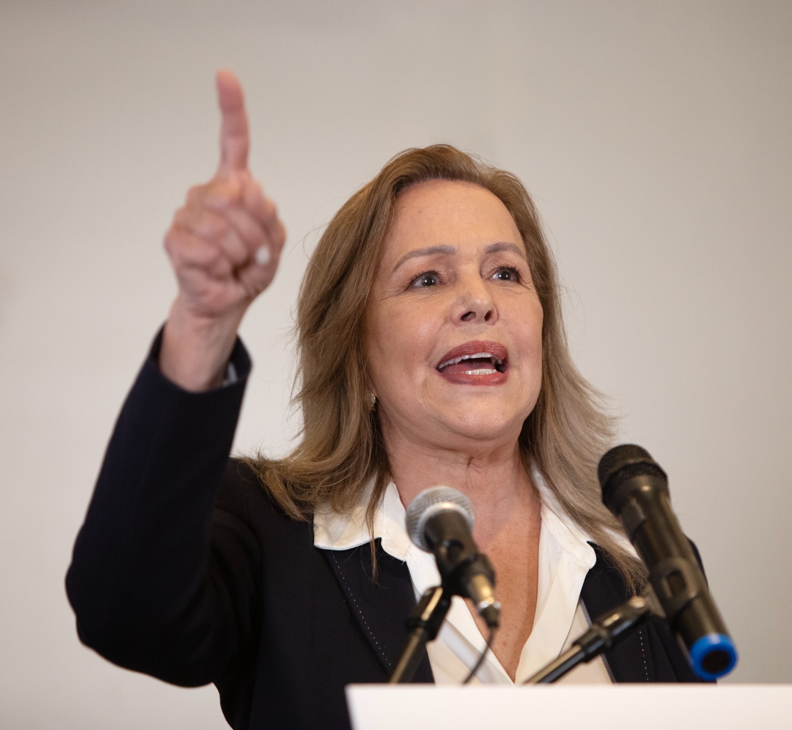 Ana Virginia Calzada promete donar su salario a familias víctimas de femicidio si llega a la Presidencia