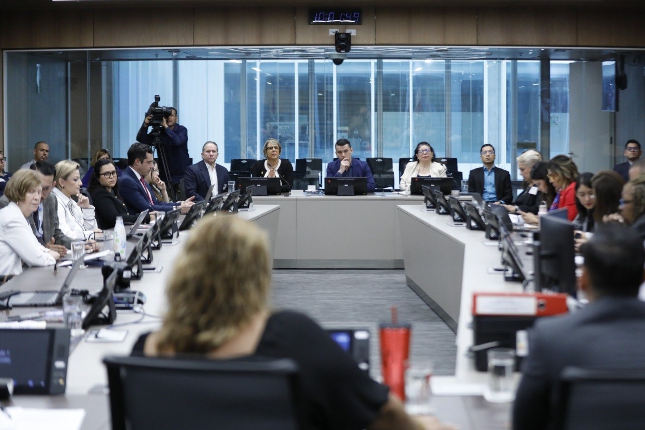 Diputados, instituciones y alcaldes analizarán proyecto que busca resolver crisis de residuos