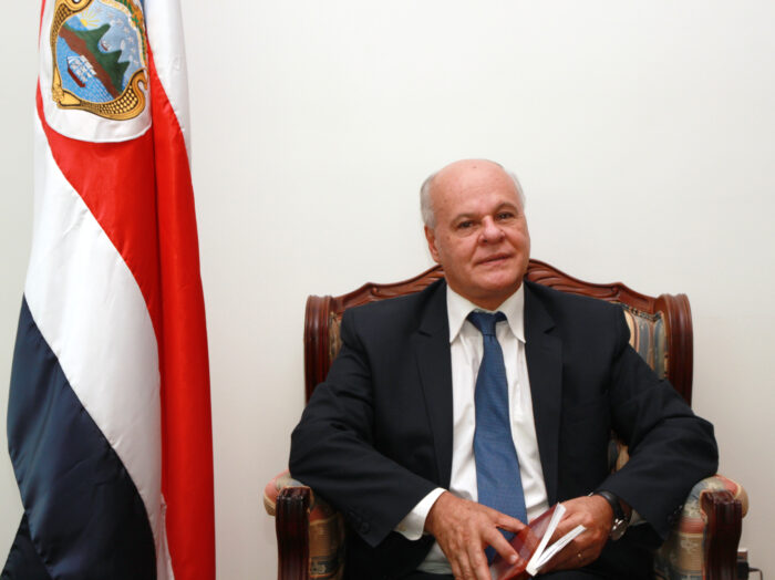 Fernando Castillo es reelecto por el Congreso para un tercer periodo como magistrado de la Sala Constitucional