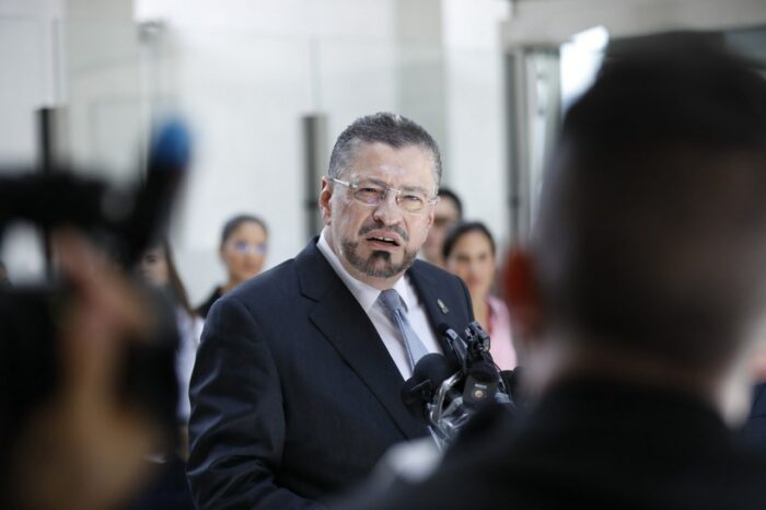 Presidente ‘analiza’ si asistirá a comisión que analiza solicitud de levantamiento de su inmunidad