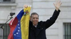 Edmundo González Urrutia denunció que los presos políticos excarcelados por el régimen venezolano carecen de “libertad plena”