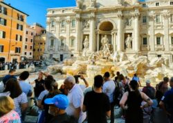 Italia comenzará a cobrar a los turistas por el acceso a la Fontana di Trevi