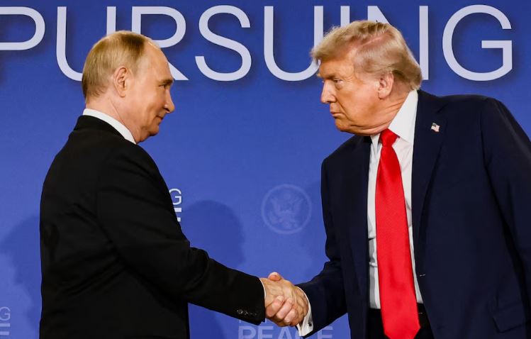 El Kremlin dijo que las negociaciones sobre Ucrania están en su fase final y anunció una nueva llamada entre Putin y Trump