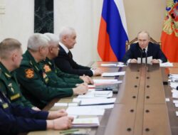Mientras el Kremlin habla de paz, Putin redobla su retórica militar: pidió ocupar Zaporizhzhia, Kherson y todo el Donbás