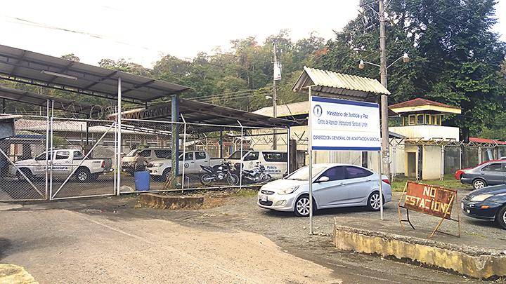 Detienen a 12 funcionarios penitenciarios más como sospechosos de intentar ingresar objetos prohibidos a prisiones