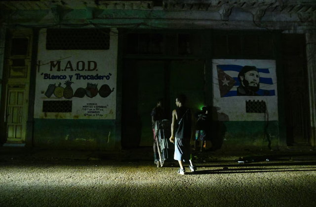 Cuba sufre un apagón masivo en la mitad occidental de la isla: 3,5 millones de personas están sin luz