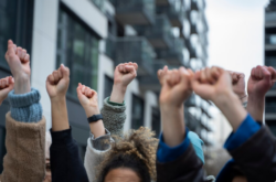 1 de cada 4 ticos rechaza que la democracia sea el mejor régimen político